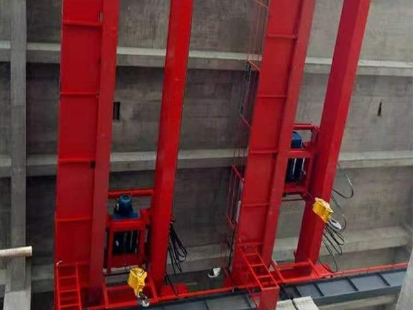 安徽安庆桥式起重机厂家 电磁桥式起重机与夹具：精准协同的搬运艺术