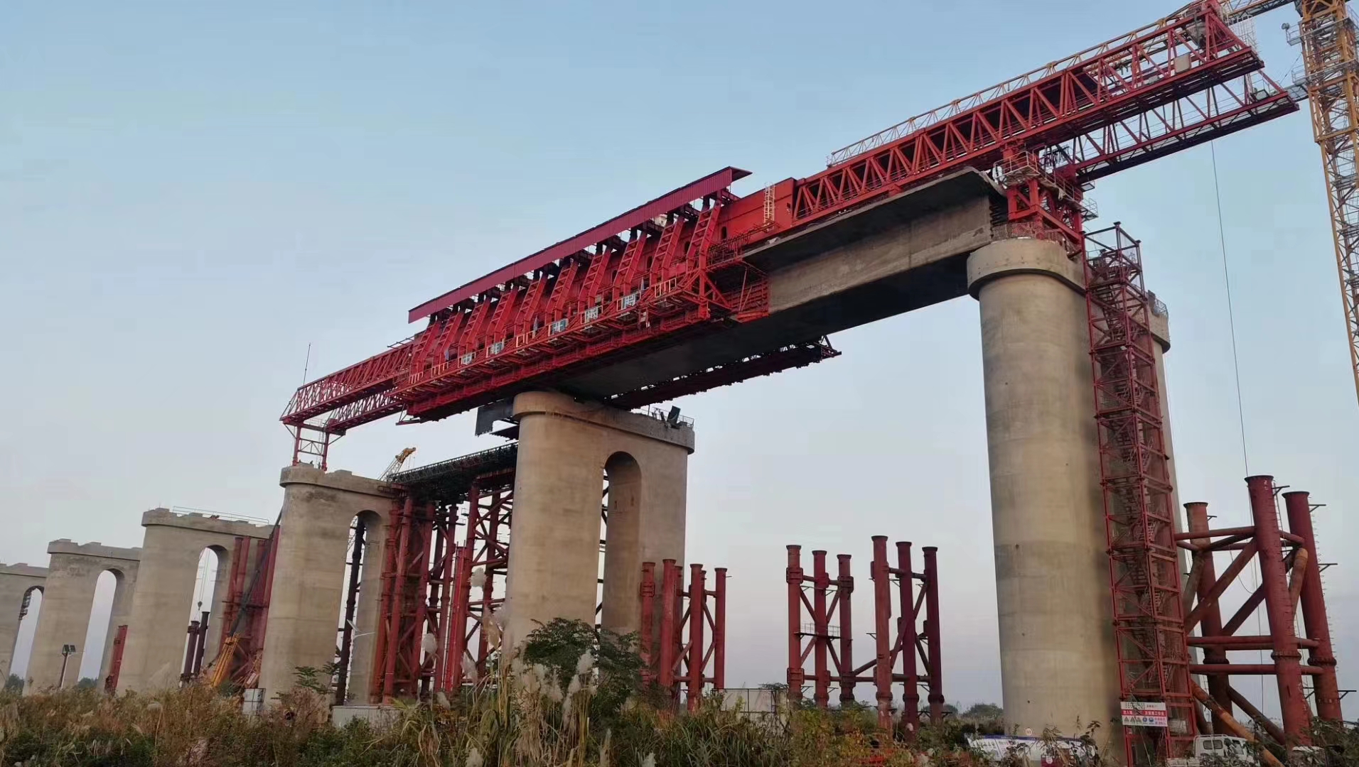 黑龙江哈尔滨移动模架厂家 前后导梁精设长度 引路减负护主梁