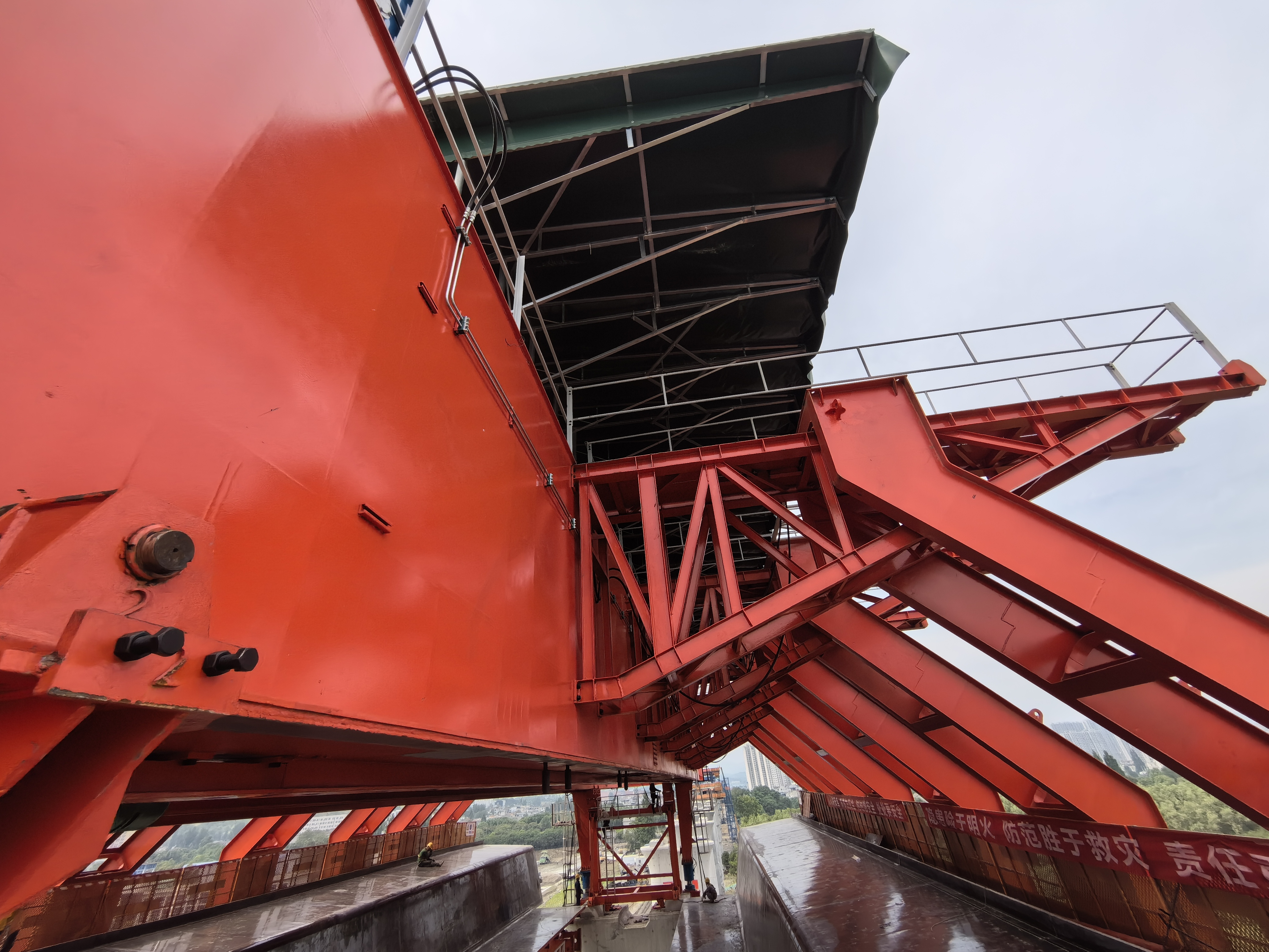  黑龙江大兴安岭移动模架厂家 变宽箱梁施工：模板适应性改造